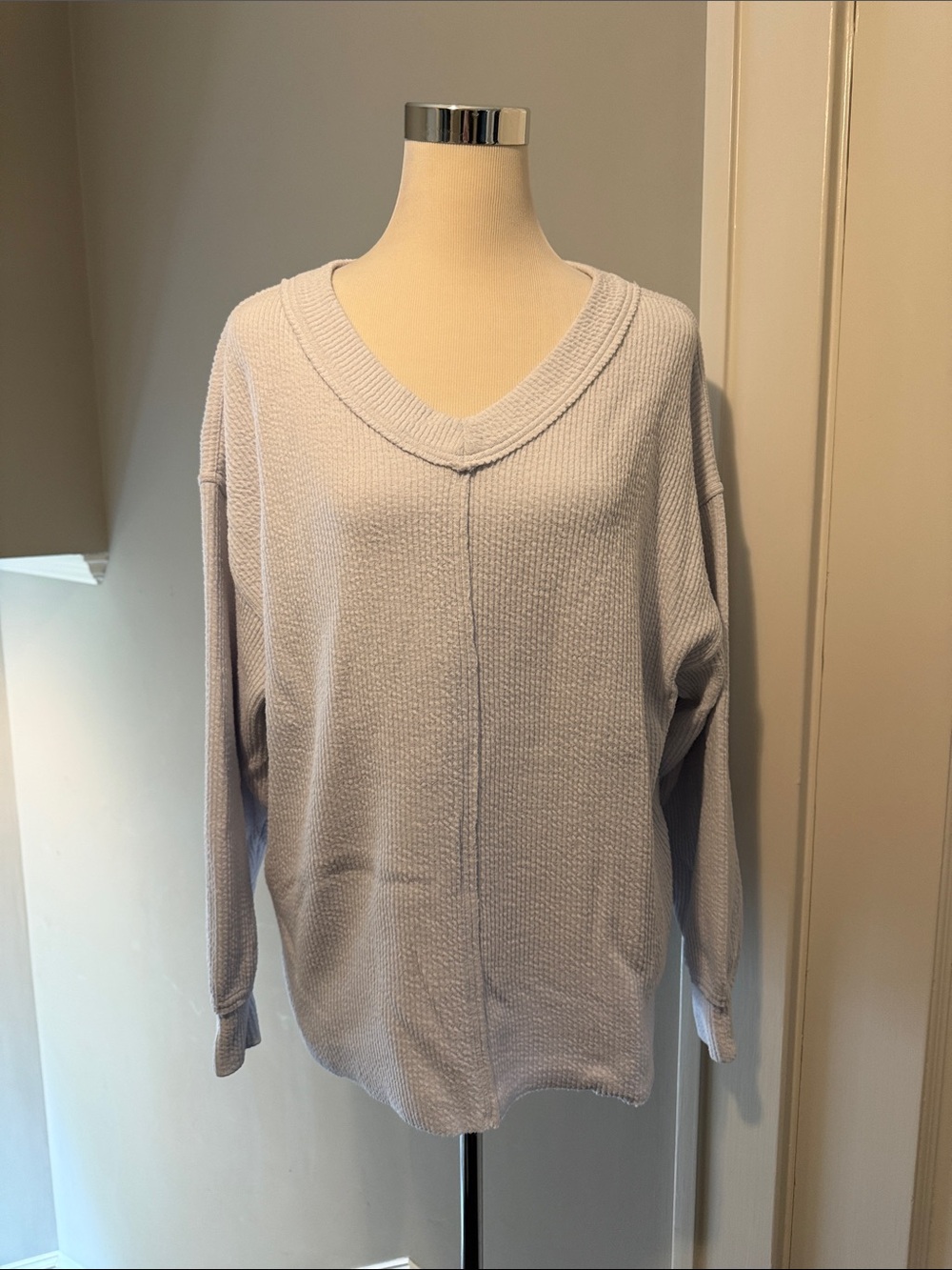 aerie Light Gray V-Neck Knit Sweater